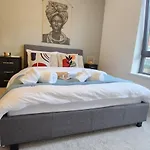 Urban Retreat - Centre - Sleeps 4 Apartament