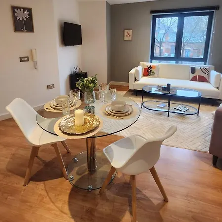 Urban Retreat - Centre - Sleeps 4 *