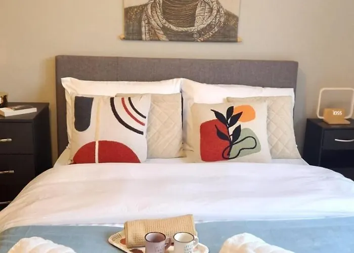 Modern 1br - Spacious - Ground Floor Apartment *